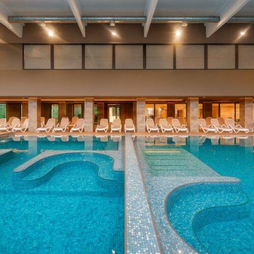 Hotel BÁL teljes medence és wellness részleg burkolás